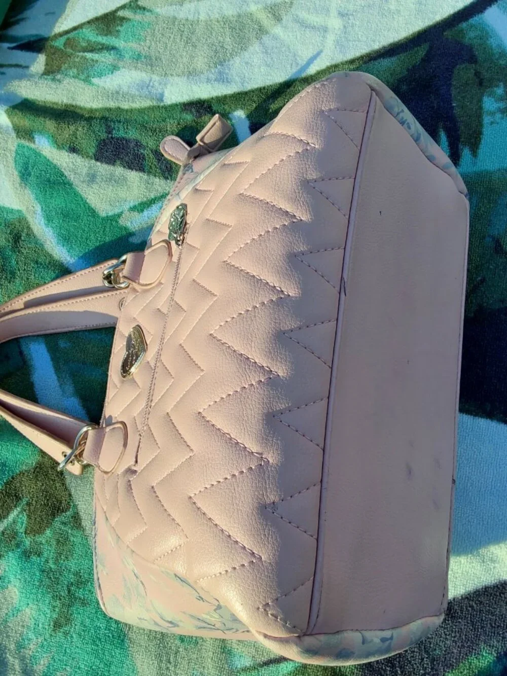 BETSEY JOHNSON PINK PURSE BEAUTIFUL